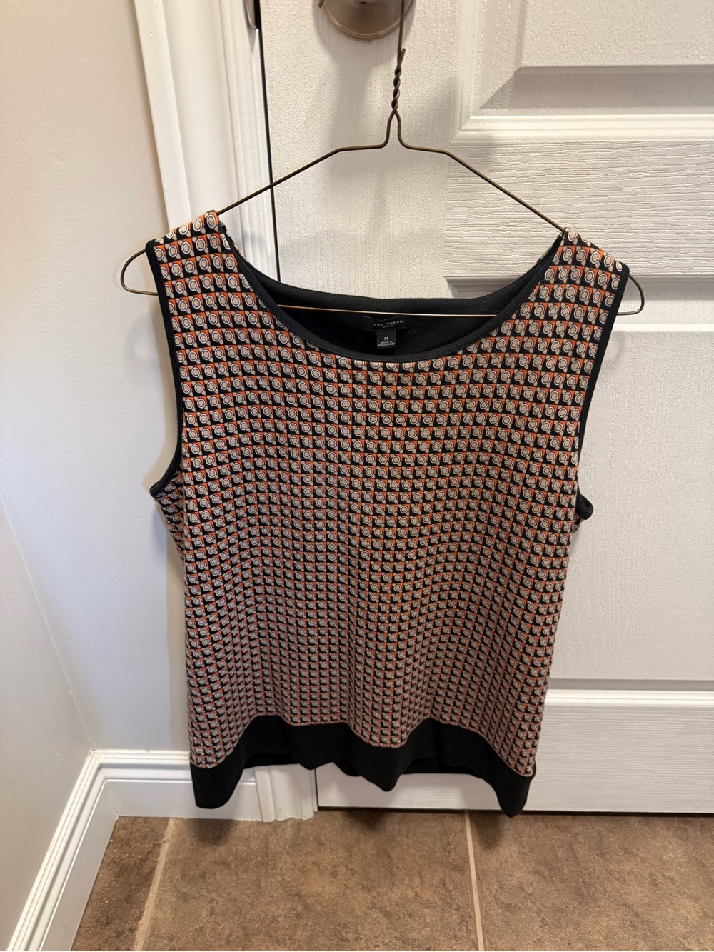 Ann Taylor Sleeveless Patterned Tank in Black and Coral